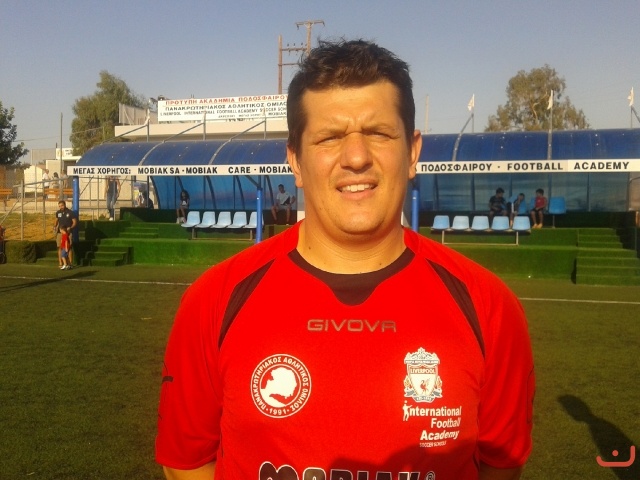 Γιώργος ΝΤΕΝΕΚΕΤΖΗΣ